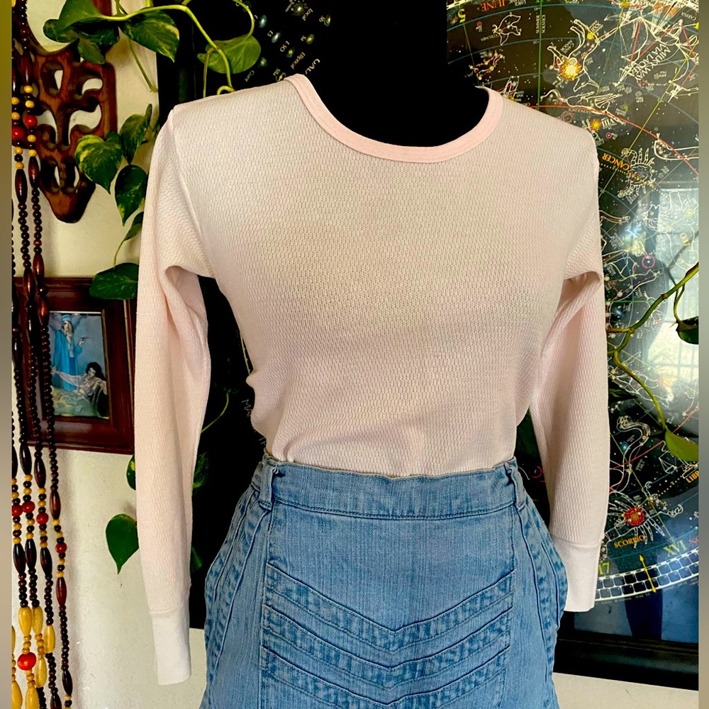 VTG 1960’s Lady Manhattan Baby Pink Thermal Top! USA 50/50 Poly Blend. Size M.